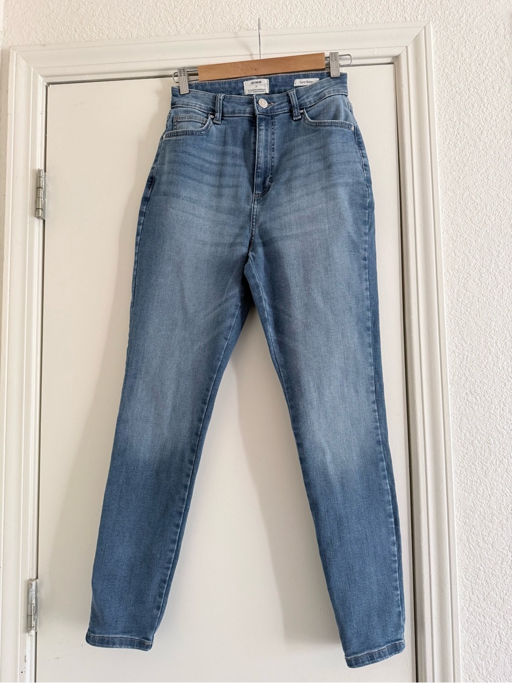 Cotton On High-Rise Light Wash Women's Jeans